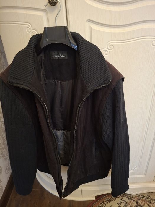 Мужская куртка типа бомбер