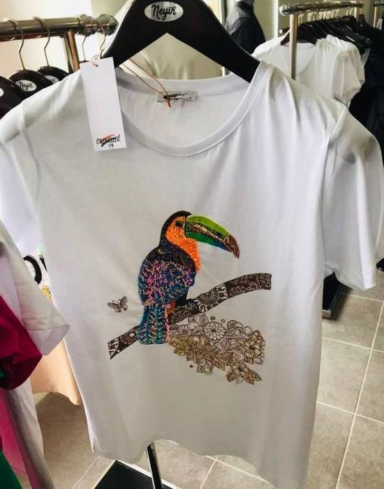 Продажа оптом и в розницу женские футболки. Турция привозные