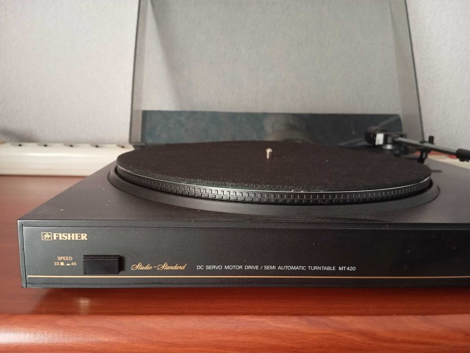 Продам проигрыватель винил дисков GARRARD.