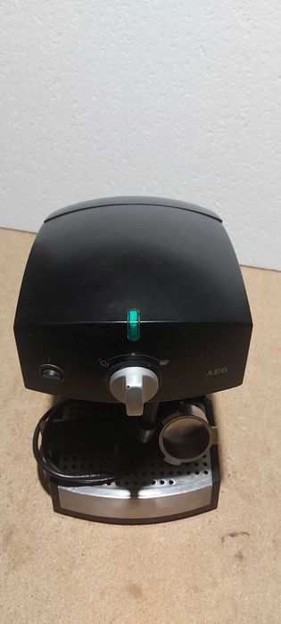 Еспресо кафемашина AEG