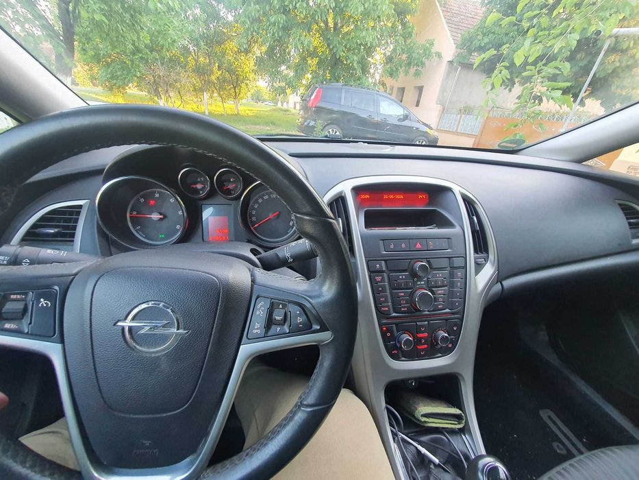 Masina Opel astra