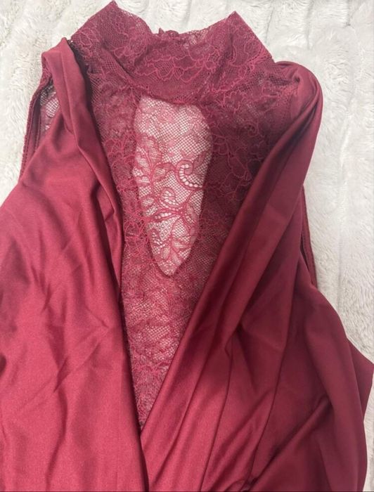 Червена парти рокля