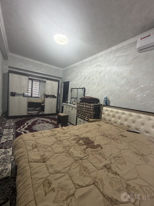 Dom sotiladi pulini kelishamiz jihozlari mebellar bilan birga sotiladi