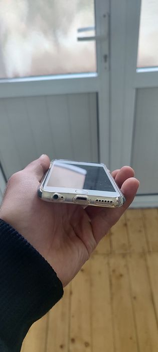 iPhone+ chexol sotiladi