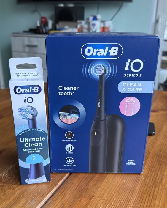 Oral-B  iO Series 2 + 2бр.Ultimate Clean  (резервни глави)