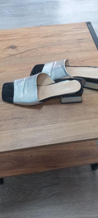 Чехли от естествена кожа