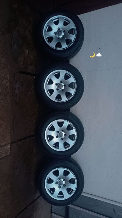 Vând roți cu jante de aluminiu