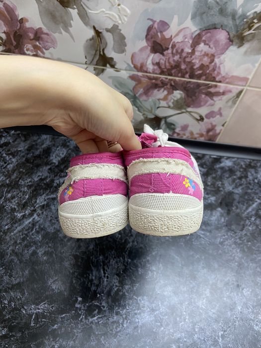 Продам кеды кроссовки