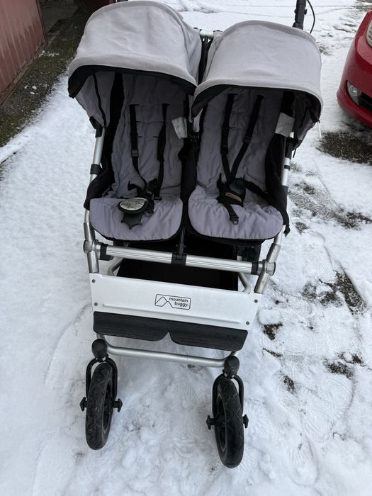 Cărucior gemeni Mountain Buggy – off-road, foarte rezistent