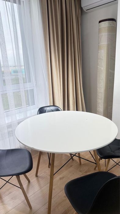 Продам Стол и Стулья