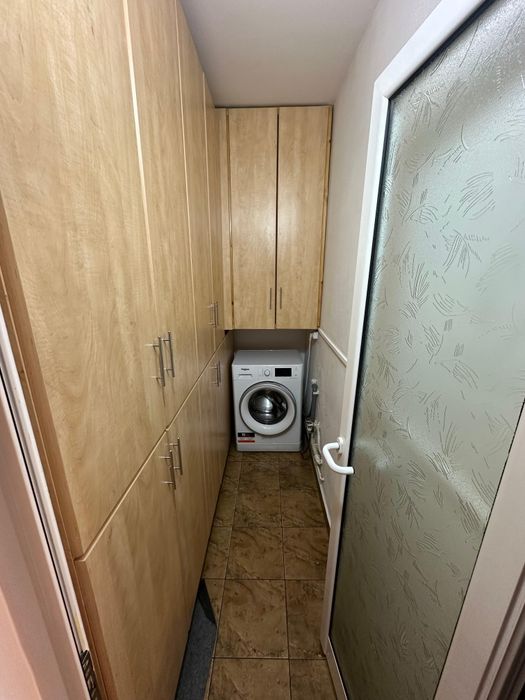 Apartament cu trei camere de inchiriat in cartierul Tudor.