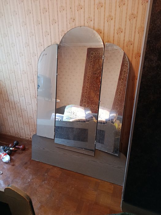 Продам шкаф зеркало