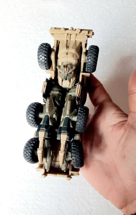 Figurină vehicul Transformers Bonecrusher Hasbro 2019