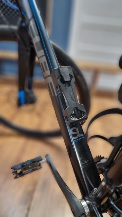 Vand bicicleta gravel de oraș  Cube Sl Road în stare foarte buna