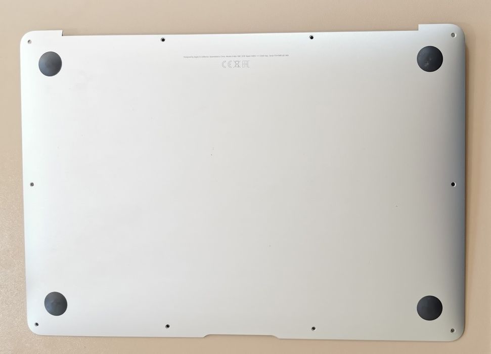 Dezmembrez MacBook air a 1466 i. 5 an 2017