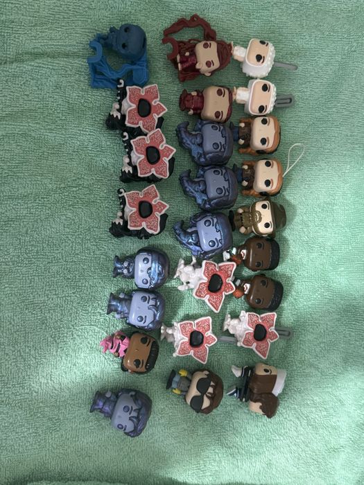 Фигурки очень странные дела (kinder strange things) 30 штук