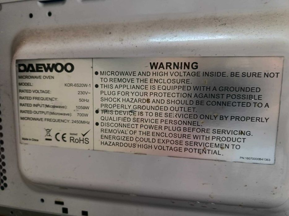 cuptor microunde Daewoo 700w 20L nou a fost 320 lei.