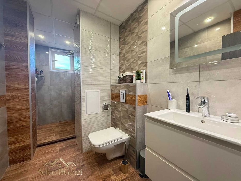 Продава се Четиристаен апартамент в Велико Търново, Акация - 160 кв.м за 1675 €/кв.м - Снимка #16