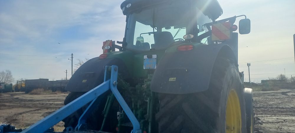 Продам трактрр джон дир