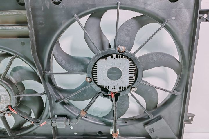 Electroventilator Racire 1K0121207BC Volkswagen VW Passat CC prima ge