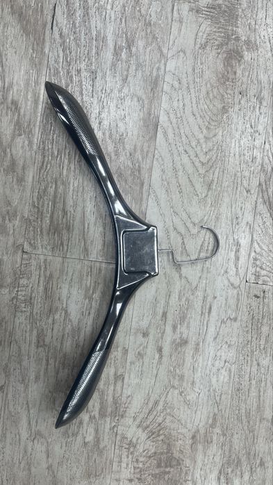 Продам вешалки для одежды