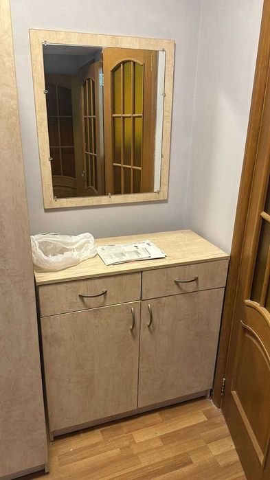 Шкаф и тумба в коридор