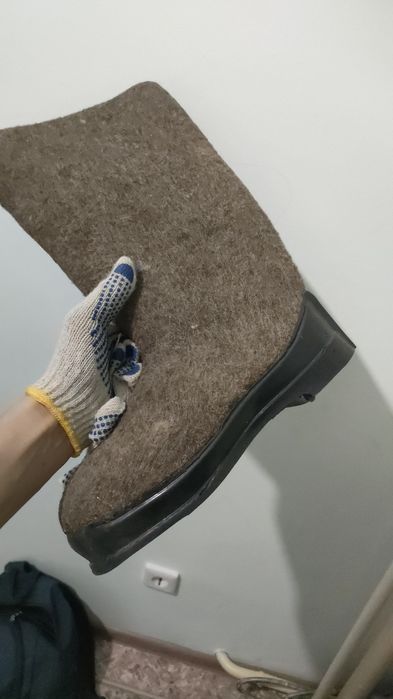 Продам валенки прорезиненные