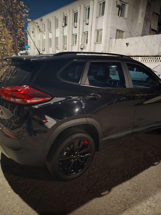 Avtomobil Treker Redline