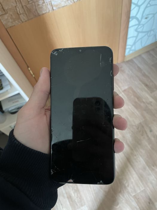 продам редми телефон в нормлаьном стостоянии