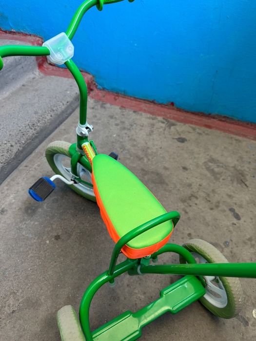Продаю трёхколесный велосипед