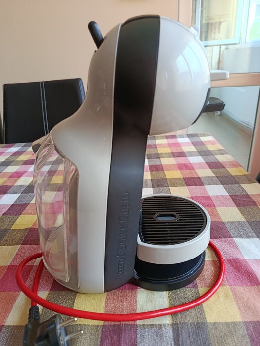 Кафемашина Dolce gusto Nescafe