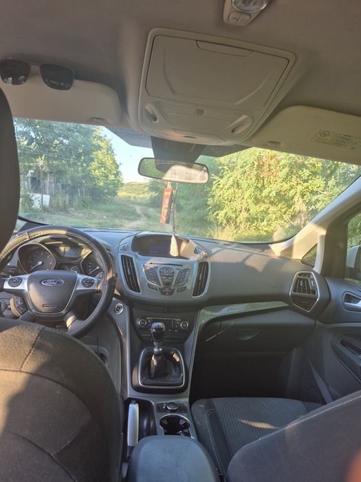 Vând Ford c max 2013