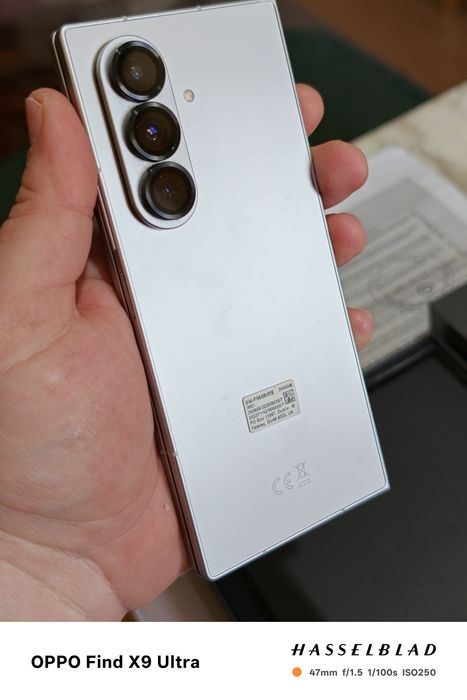Samsung Galaxy Fold 7 Silver Shadow 256GB Гаранция Технополис!