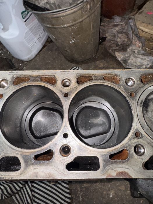 Продам двигатель 1,6 aea