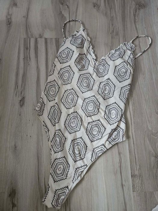 Бански Guess и други