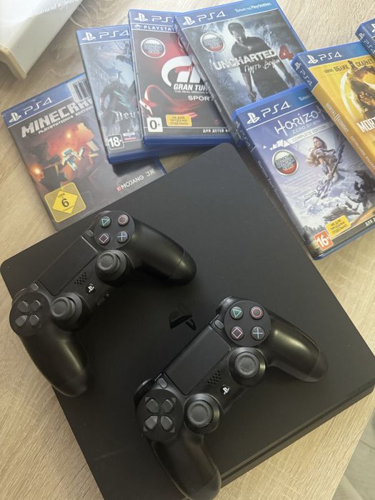 Продаю PlayStation 4