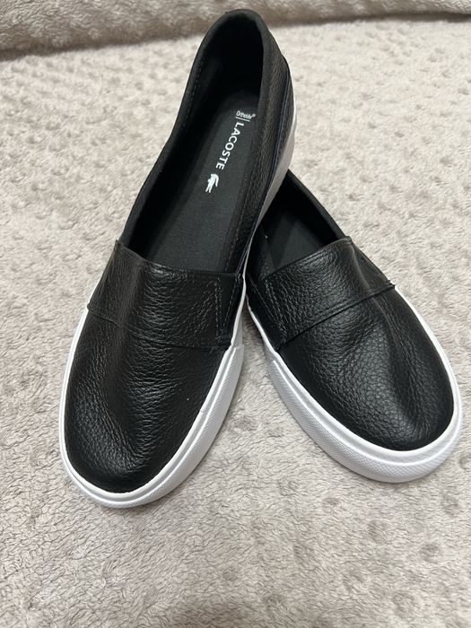 Слипоны женские Lacoste
