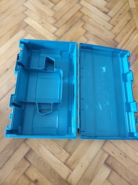 Vând valiză / cutie de transport originală Makita