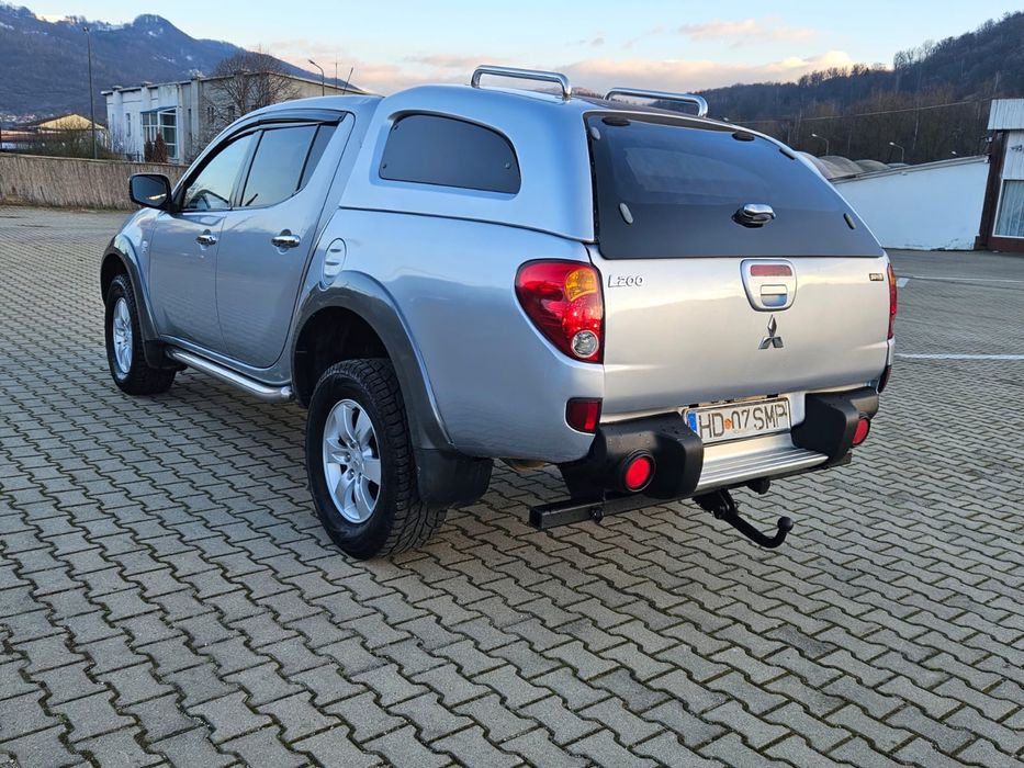 Vand Mitsubishi L200 cu anul de fabricatie 2009
