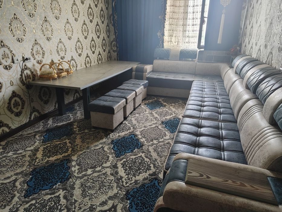 Продается стильный угловой диван