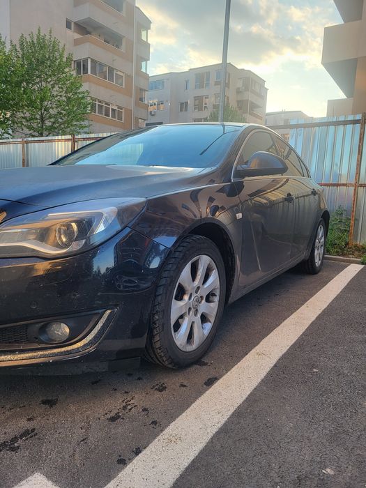 Vând Opel Insignia 2.0 D 2010