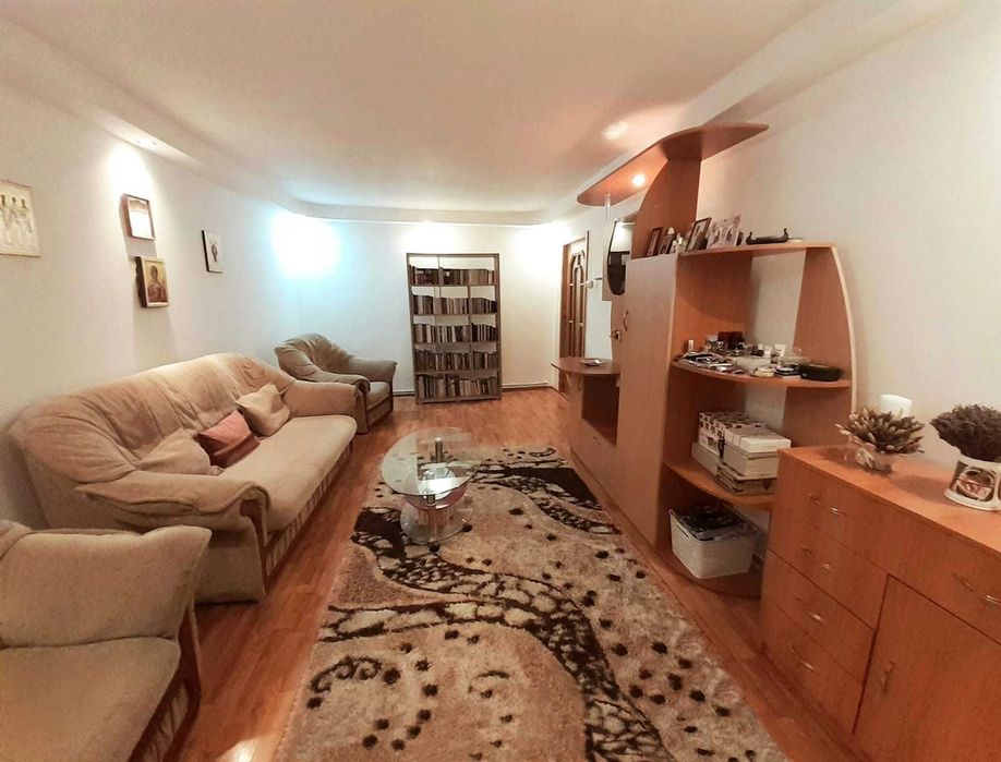 Apartament 3 camere, decomandat, 74 mp, Berca