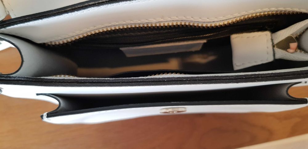 Дамска кожена чанта през рамо