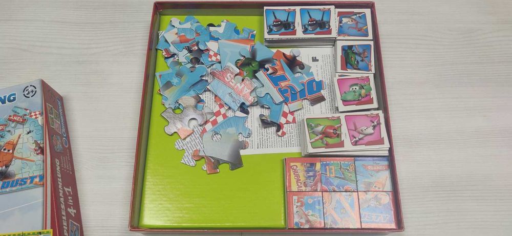 Пъзели и куфар за рисуване