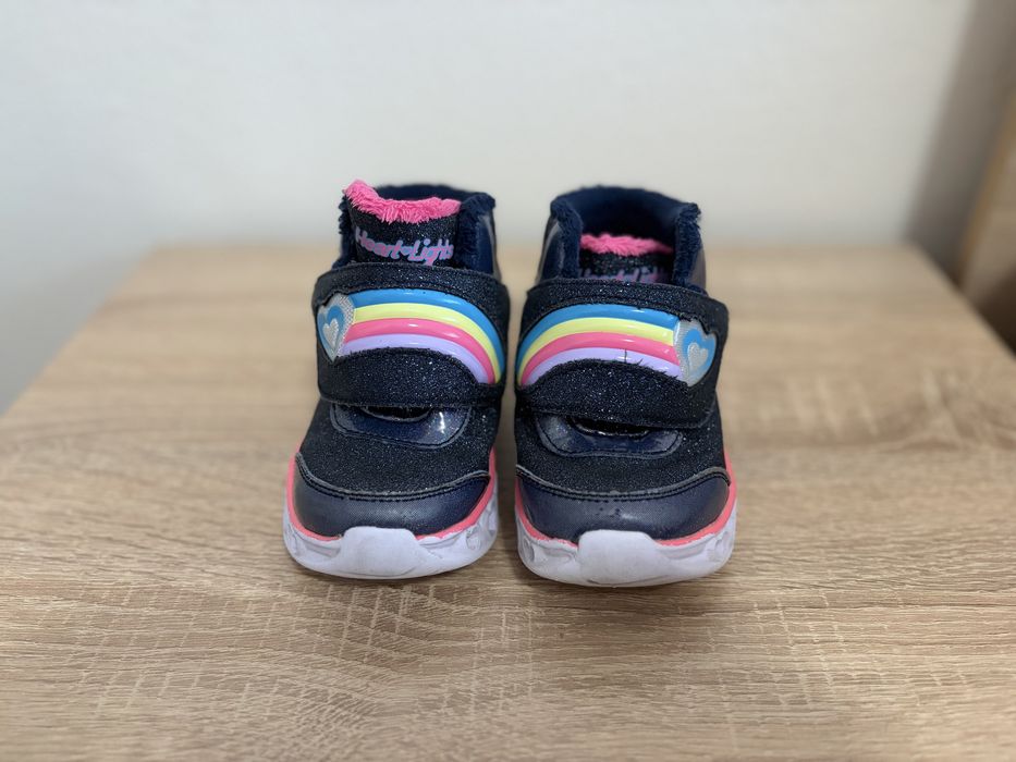 Боти Skechers и ботушки Clibee с подарък