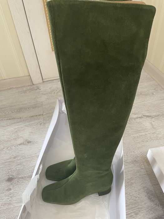 Кроссовки, ботфорты, босоножки, ботильион