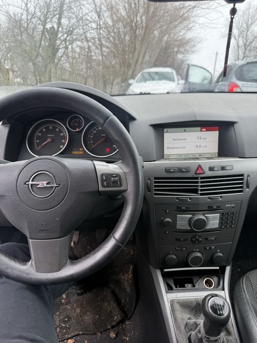 Dezmembrez opel astra h gtc 2.0 LER 200 cai