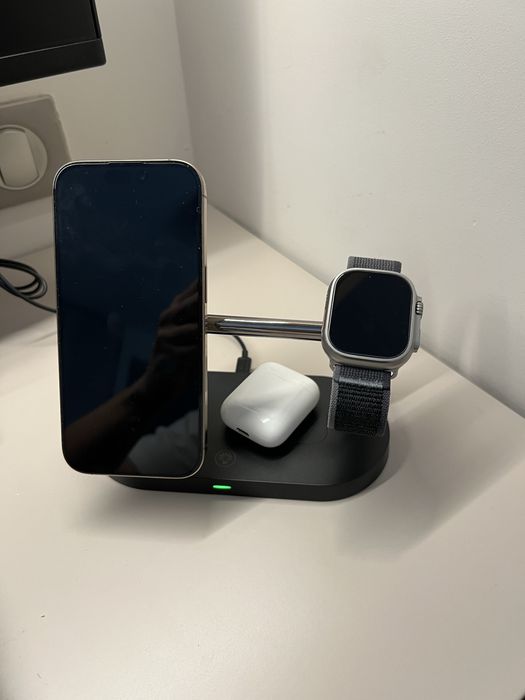 Apple Magsafe 5-in-1 charging station