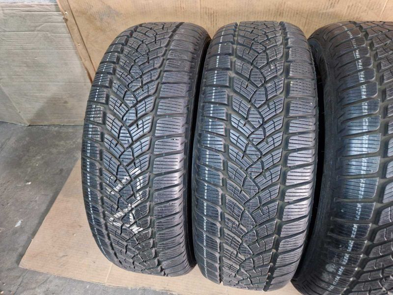 4 Fulda R17 215/60
зимни гуми 
DOT4621