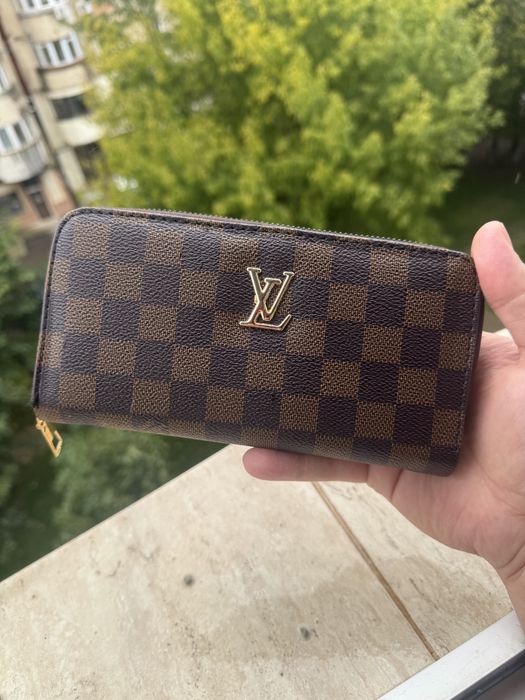 Set geanta si portofel LV